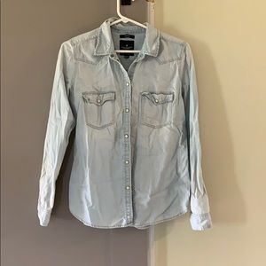 American Eagle Light Wash Denim Button Down